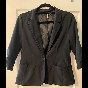 Black 3/4 sleeve blazer